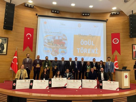 Selçuk Üniversitesine Ulusal Ahşap Oyun ve Oyuncak Tasarım Yarışması'ndan 2 ödül